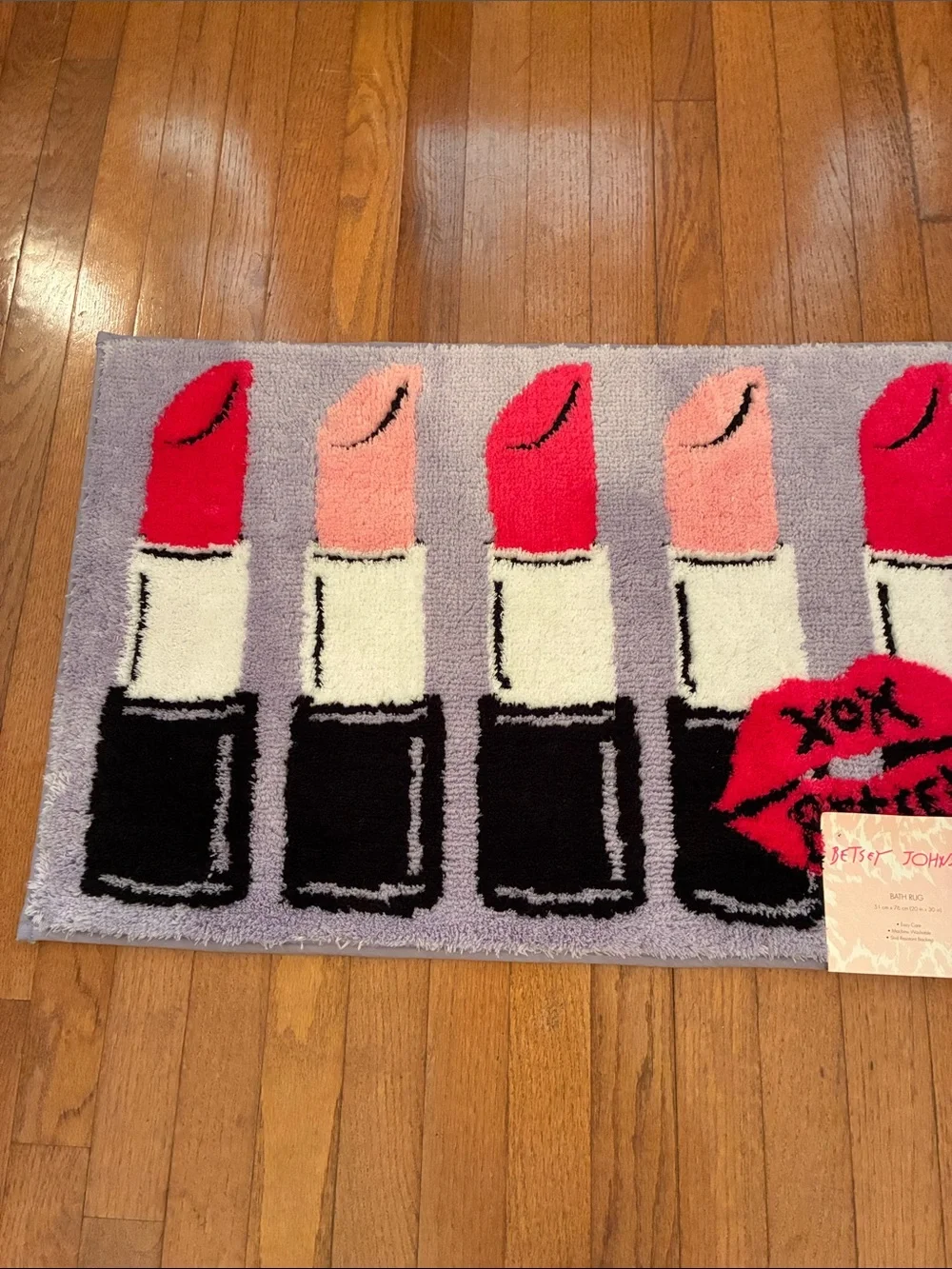 Betsey Johnson Lavender Lipstick 💄 Row Bath Mat with Lips 👄